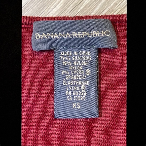 Red Silk Sweater Vest Banana Republic- Women’s XS - Picture 5 of 7
